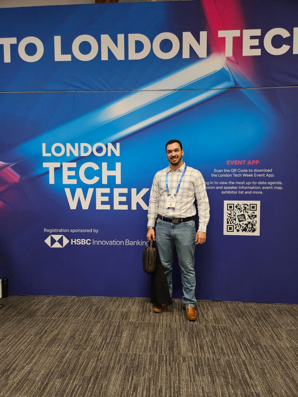 Presidente do IPASI. Tecnólogo em Gestão em Logística pela UniFBV. Graduado em Matemática pela Universidade de Pernambuco. Especialista em Pesquisa Avançada em Educação pela Faculdade Alpha